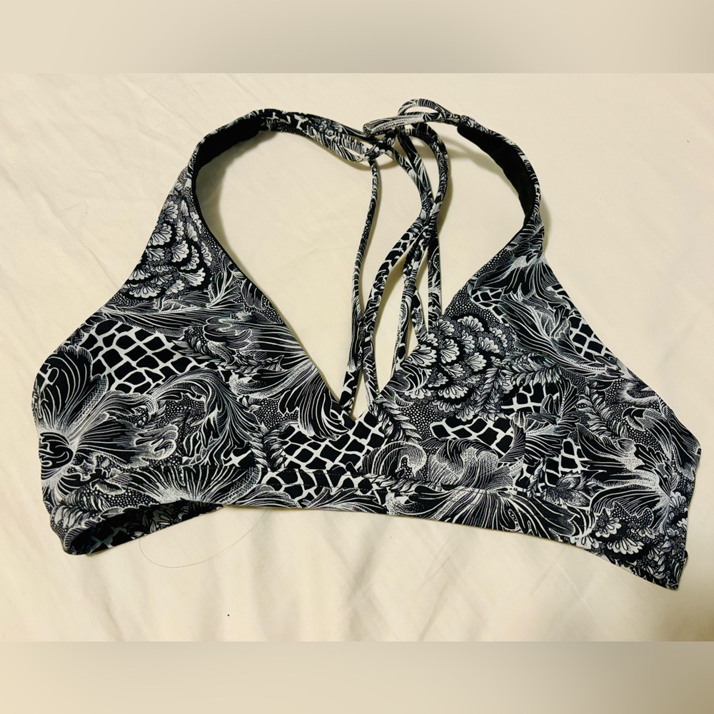 Lululemon Sports Bra - Size 6